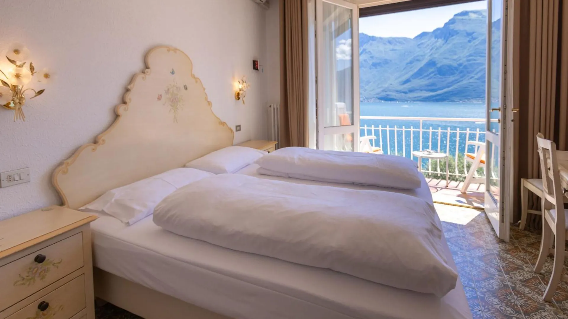 **  Hotel Villa Margherita Limone sul Garda Italia