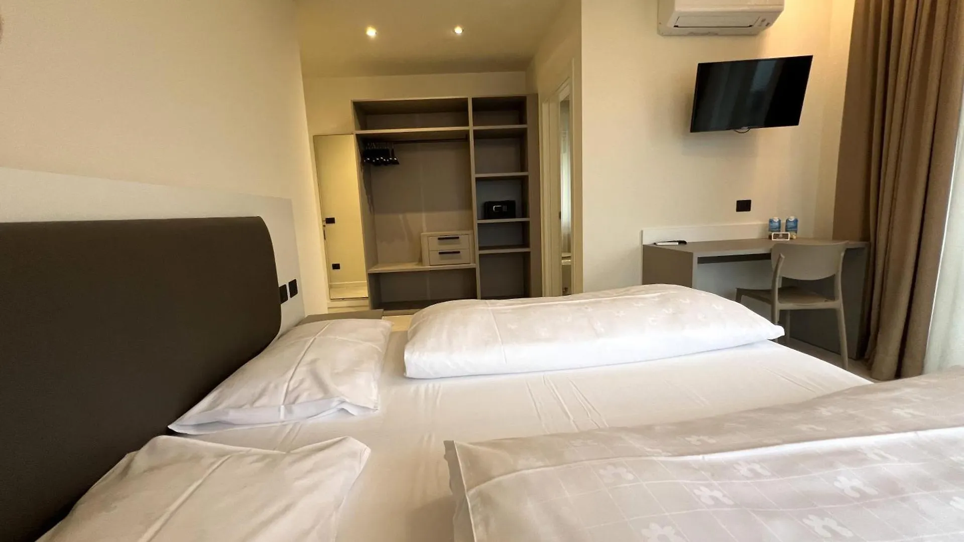 Hotel Villa Margherita Limone sul Garda 2*,
