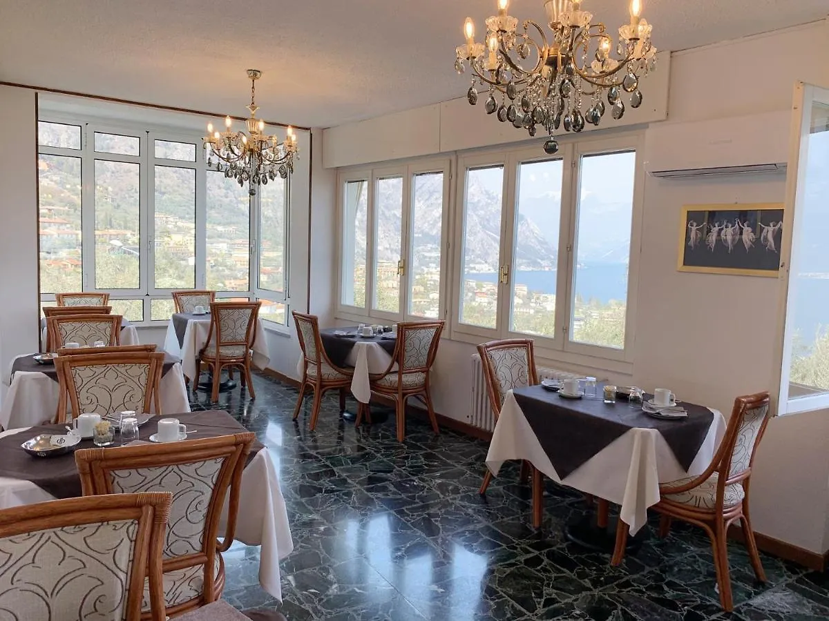 **  לימונה סול גרדה Hotel Villa Margherita איטליה