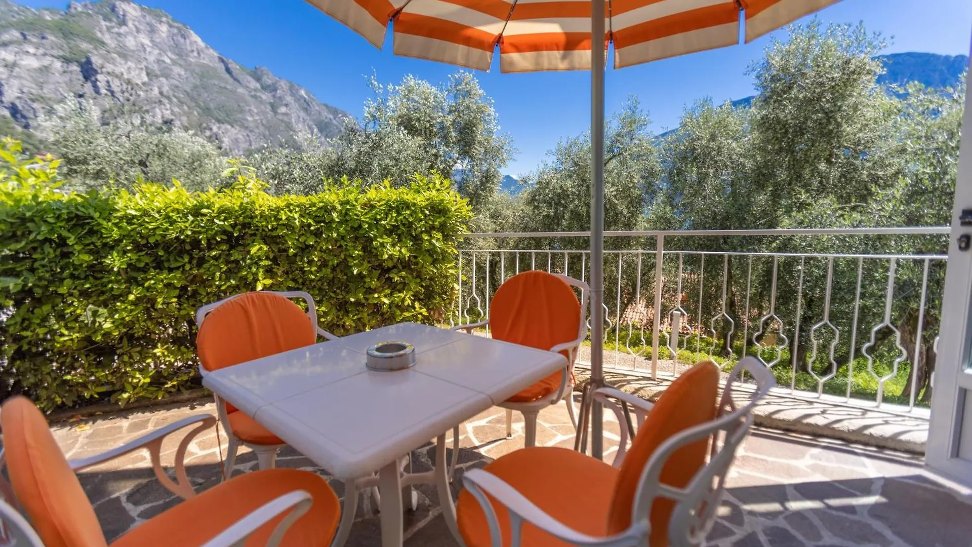 לימונה סול גרדה Hotel Villa Margherita 2*, לימונה סול גרדה