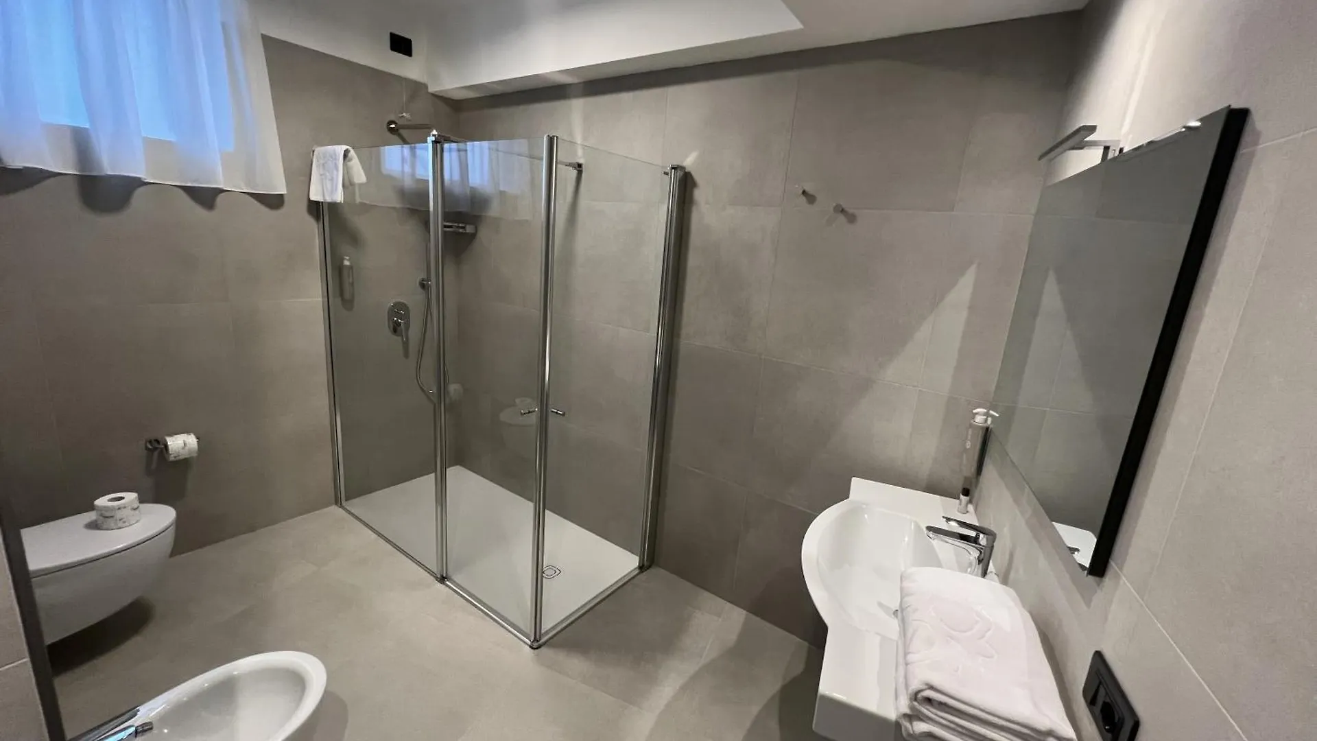 לימונה סול גרדה Hotel Villa Margherita  לימונה סול גרדה