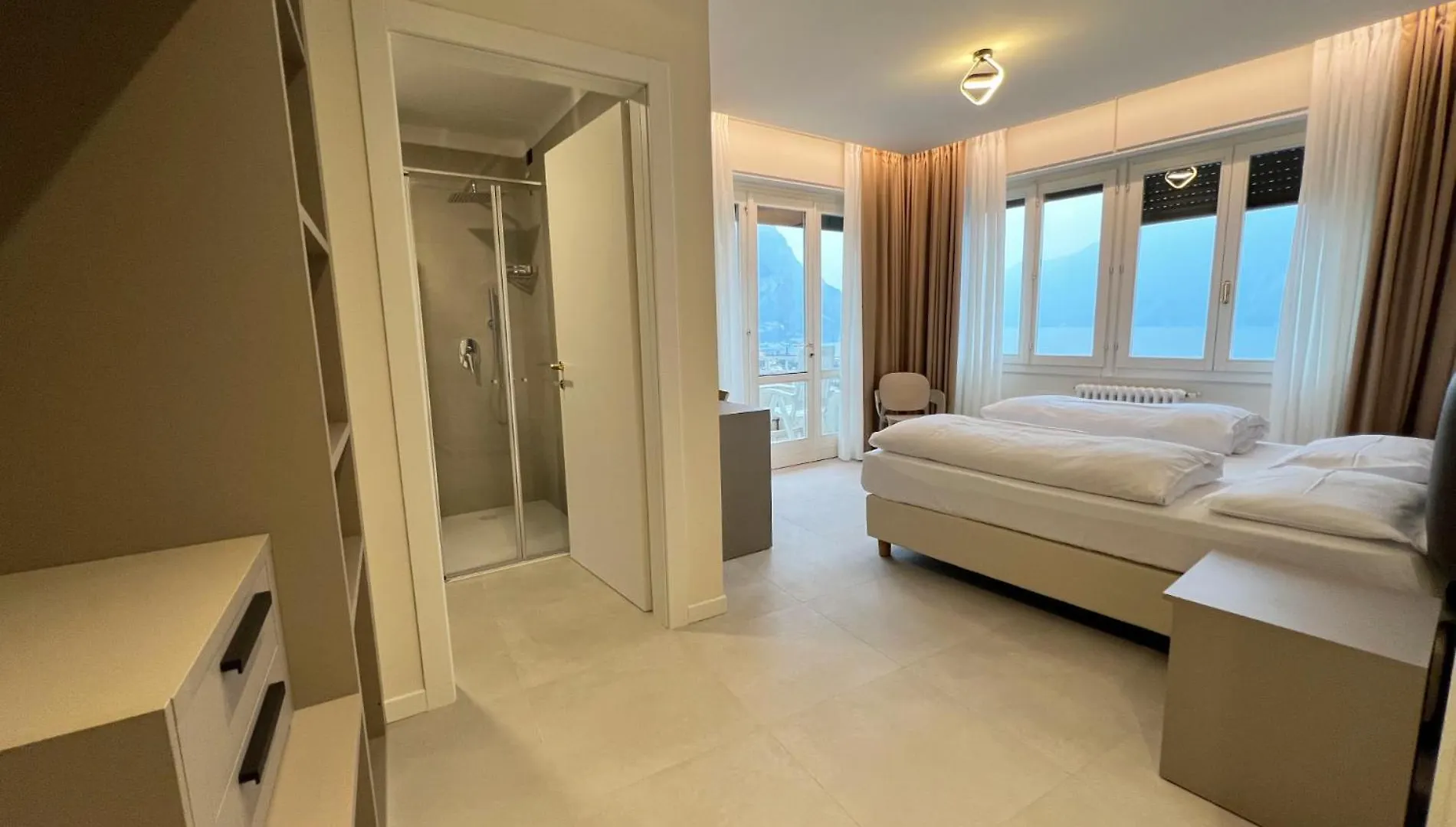 **  לימונה סול גרדה Hotel Villa Margherita איטליה