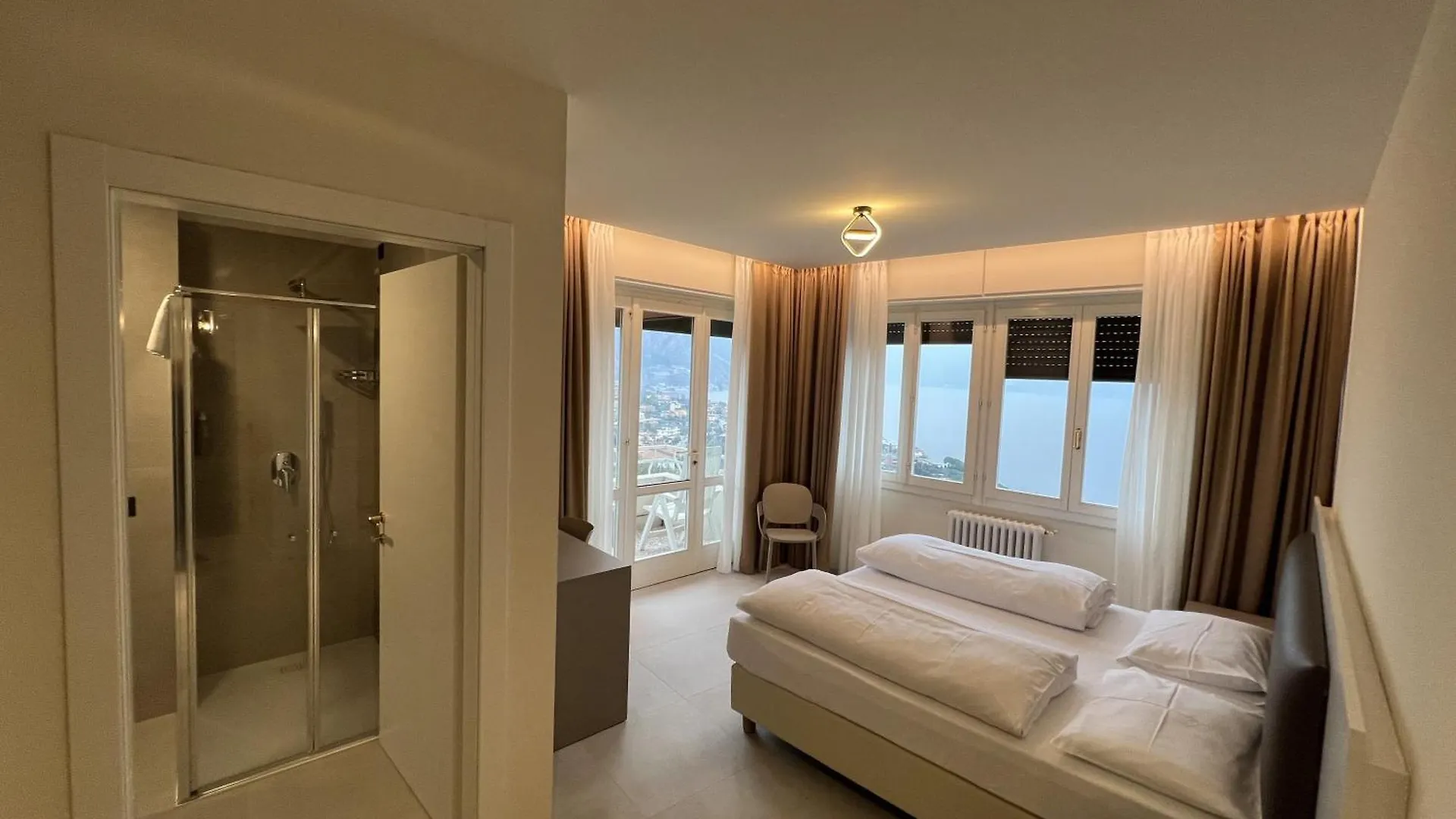 לימונה סול גרדה Hotel Villa Margherita  לימונה סול גרדה