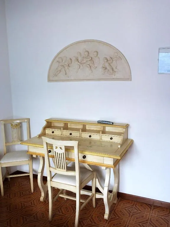 לימונה סול גרדה Hotel Villa Margherita  לימונה סול גרדה